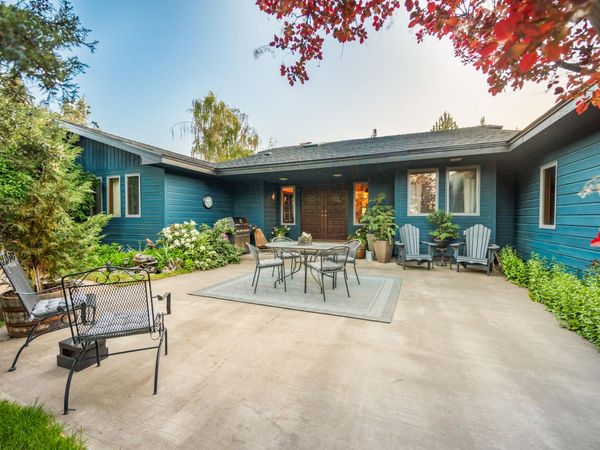 1686 NE Negus Way, Redmond, OR 97756