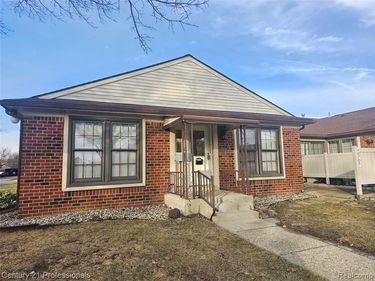 40705 Newport Drive, Plymouth Twp, MI 48170