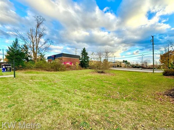 Lot 12,13 Novi Rd , Novi, MI 48375