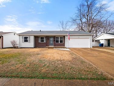 7415 Foxtrot Drive, Hazelwood, MO 63042