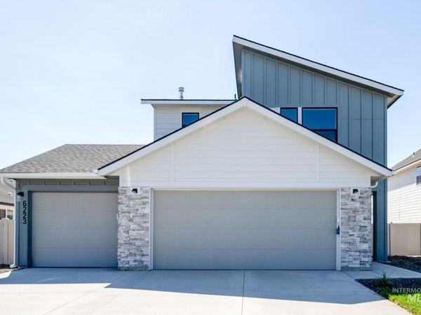 6733 W Redwood Creek Dr, Meridian, ID 83646
