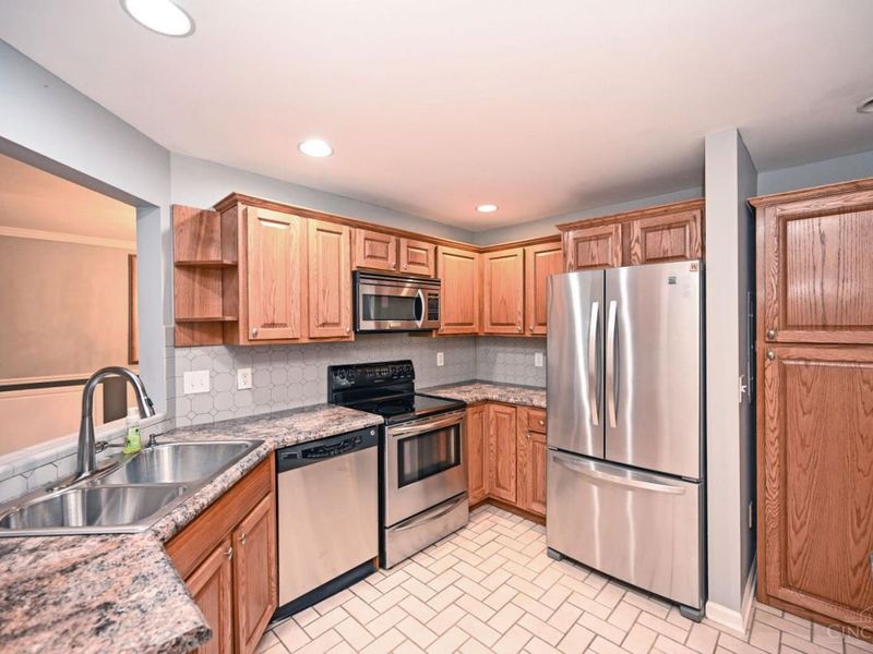 6321 Eagles Lake Drive, Unit 19, Cincinnati, OH 45248 Photo 15