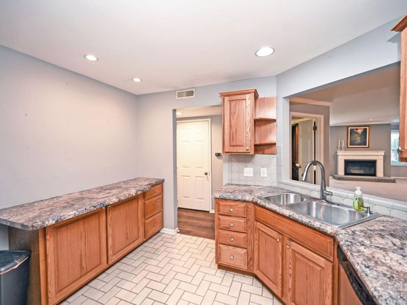 6321 Eagles Lake Drive, Unit 19, Cincinnati, OH 45248 Photo 18