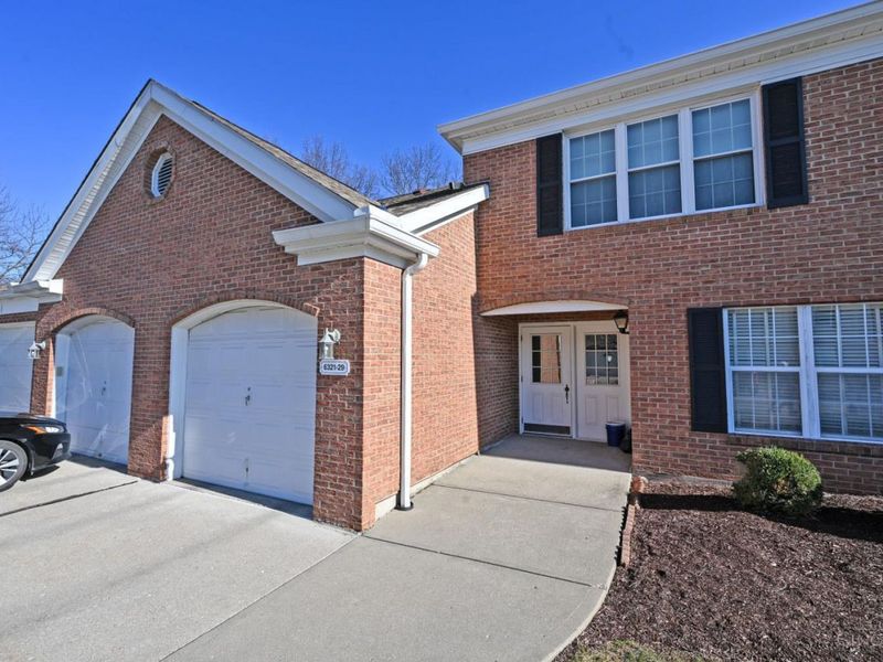 6321 Eagles Lake Drive, Unit 19, Cincinnati, OH 45248 Photo 3