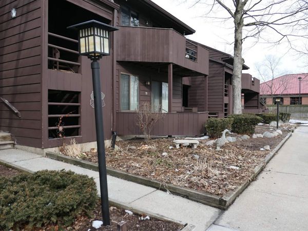 205 Jolly Road E, Unit 6, Lansing, MI 48910