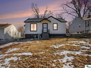7031 N 33rd Street, Omaha, NE 68112