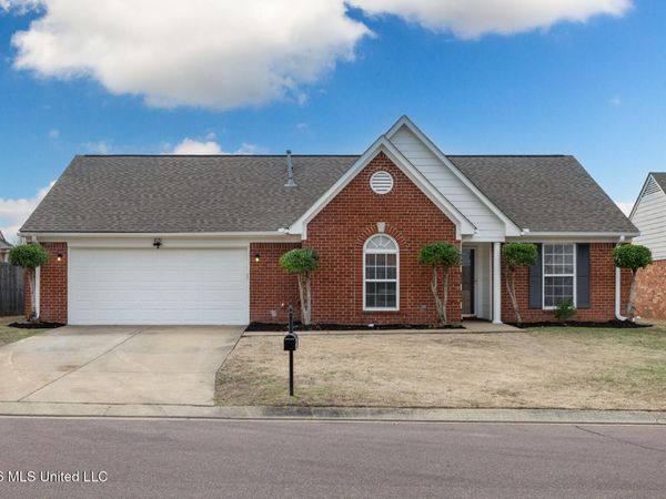 8131 Mary Payton Drive, Southaven, MS 38671