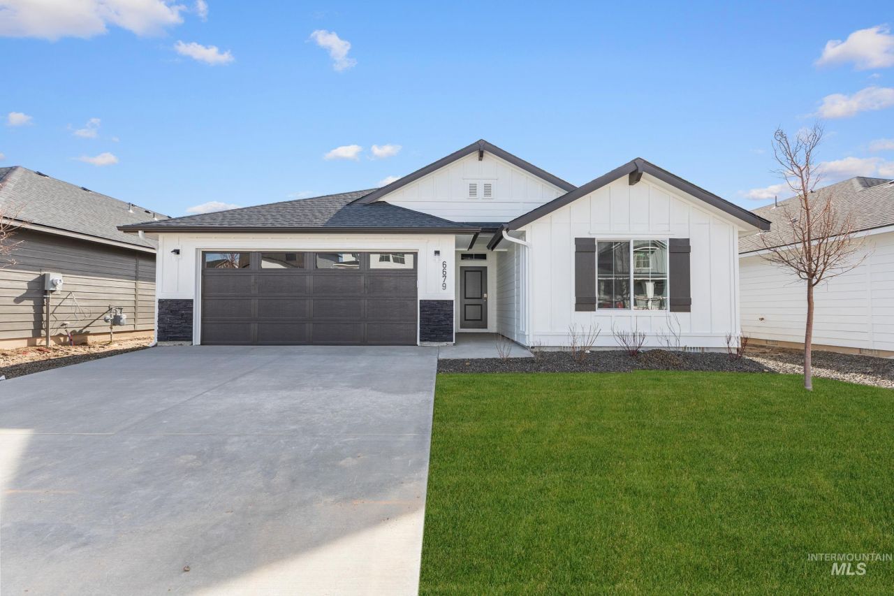 6679 W Redwood Creek Dr, Meridian, ID 83646 Main Photo