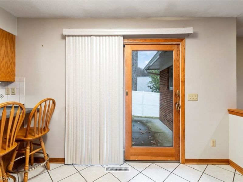 11121 Lafayette Drive NW, Canal Fulton, OH 44614 Photo 11