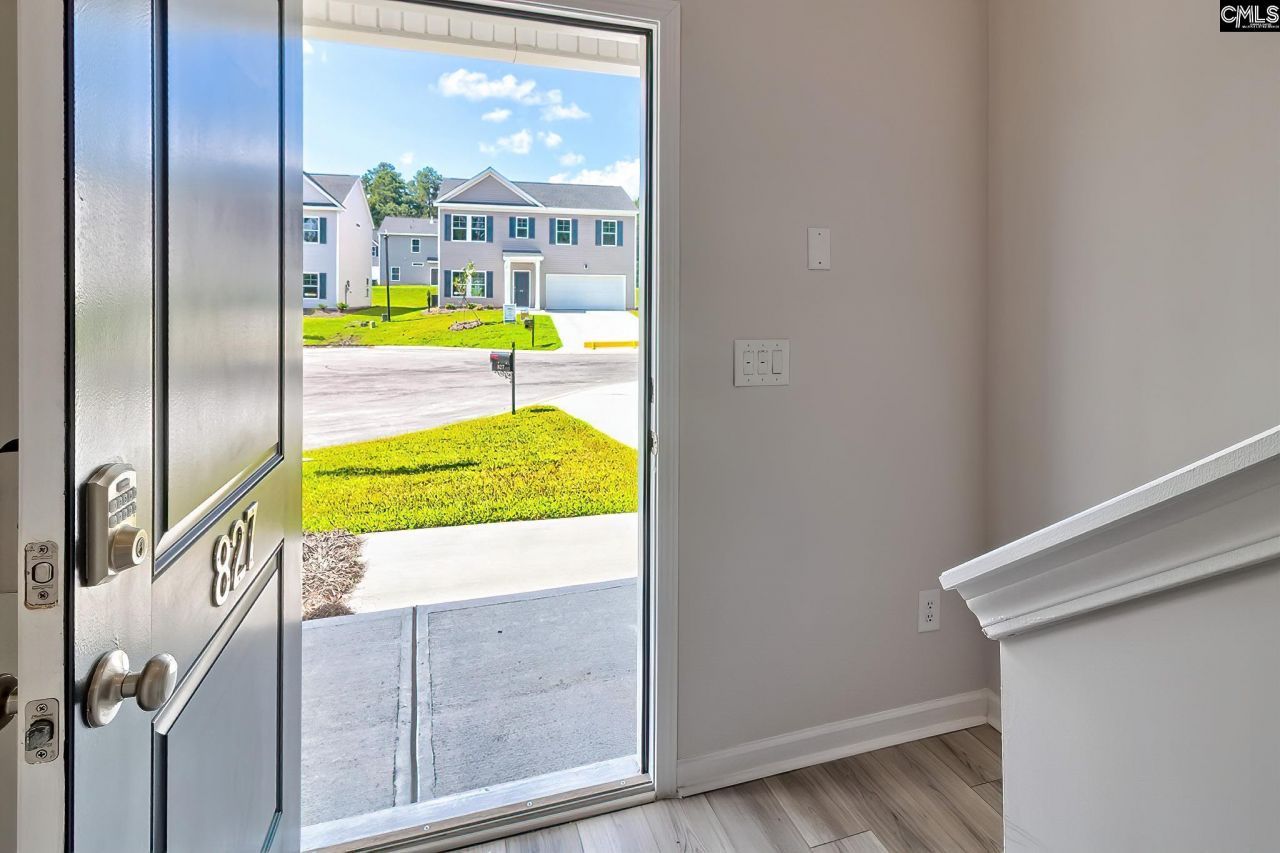 827 Daniel Lake Court  Photo 4