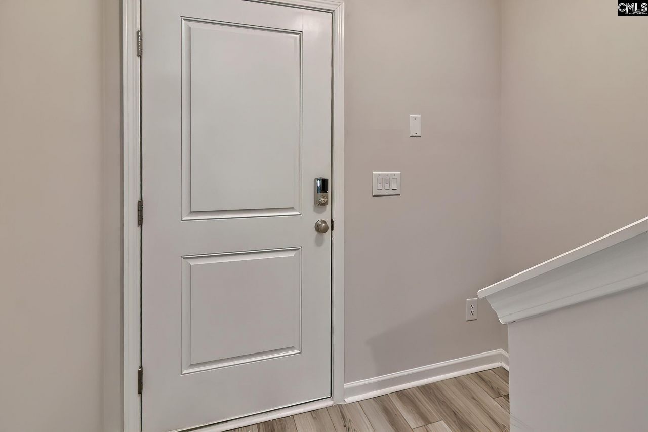 827 Daniel Lake Court  Photo 5