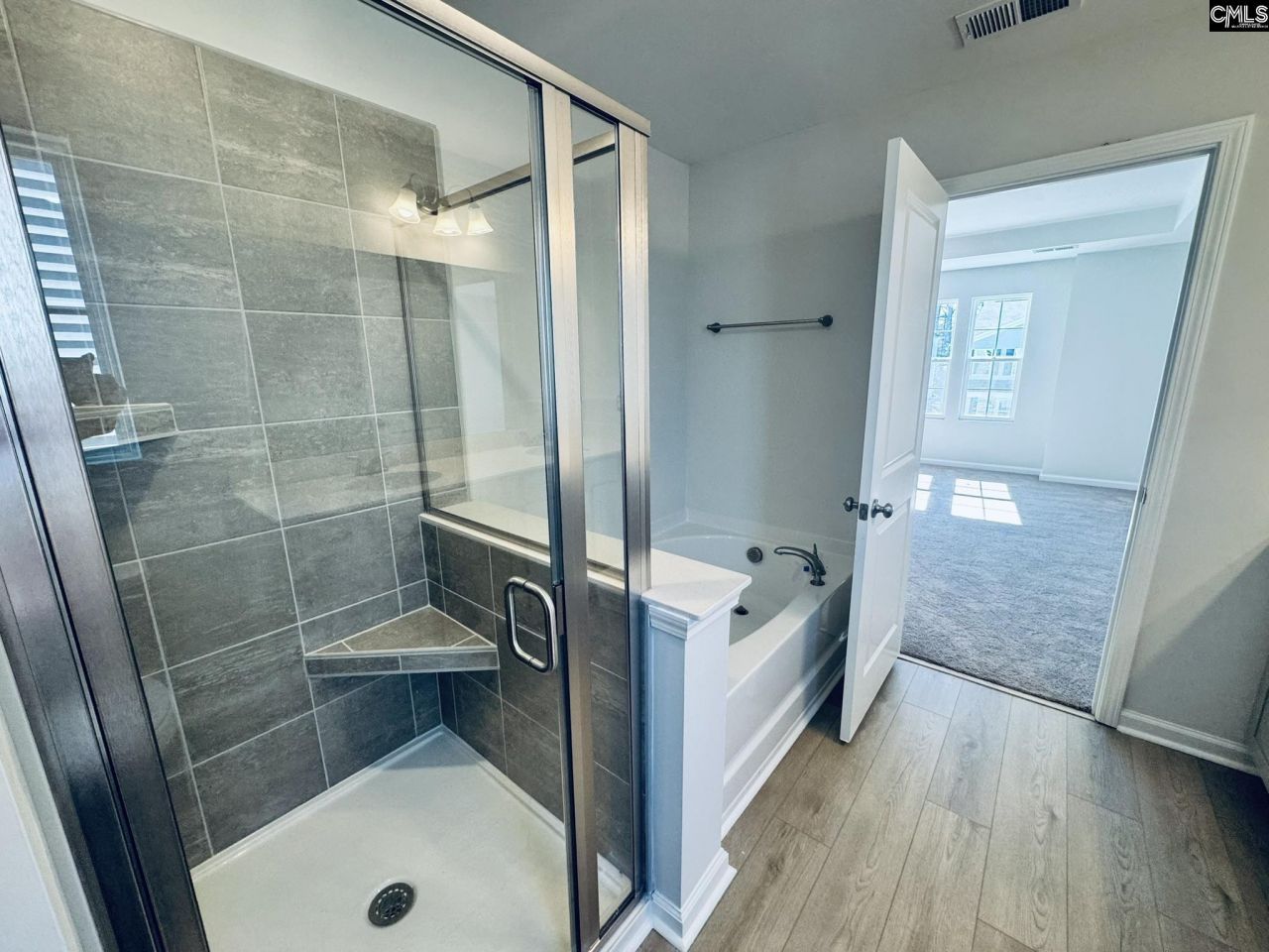 1142 Crescent Corner Dr Drive Photo 5