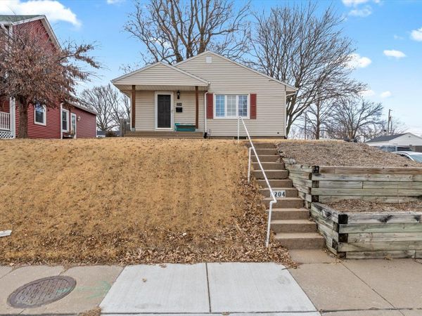 1204 W Lombard Street , Davenport, IA 52804