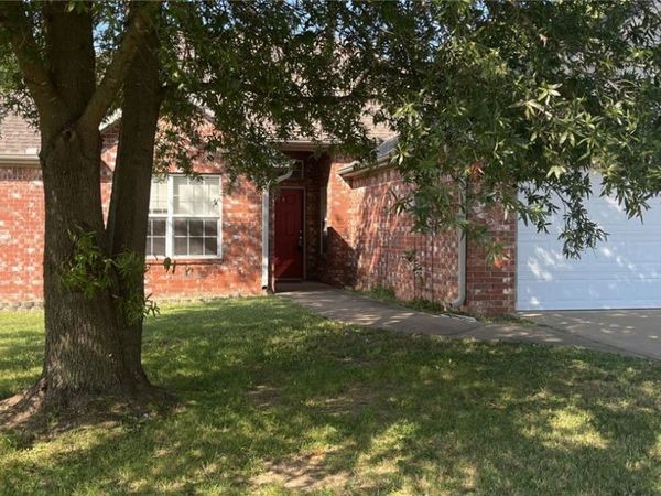 143 Fox Run Circle , Centerton, AR 72719