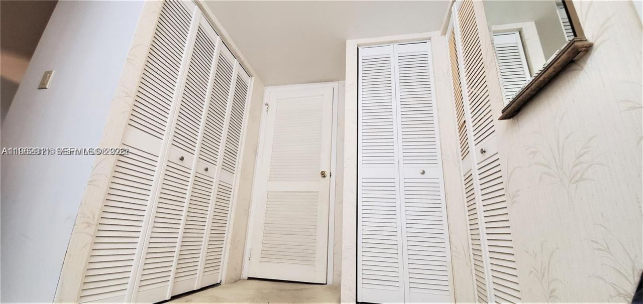 100 Bayview Dr, Unit 603, Sunny Isles Beach, FL 33160 Photo