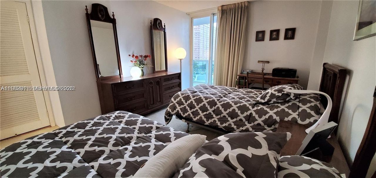 100 Bayview Dr, Unit 603, Sunny Isles Beach, FL 33160 Photo