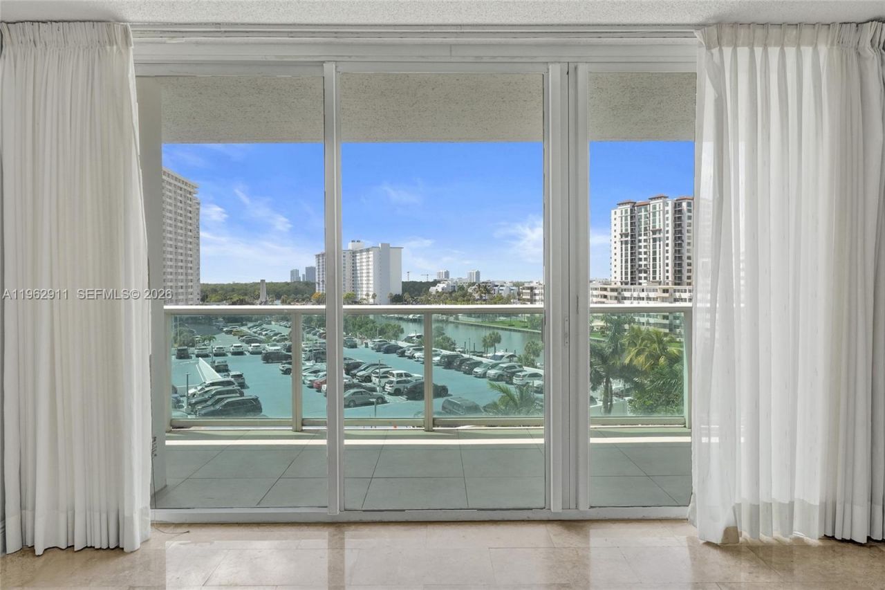 100 Bayview Dr, Unit 603, Sunny Isles Beach, FL 33160 Photo