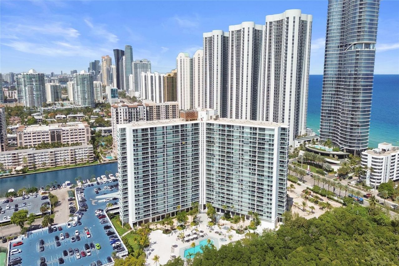 100 Bayview Dr, Unit 603, Sunny Isles Beach, FL 33160 Photo