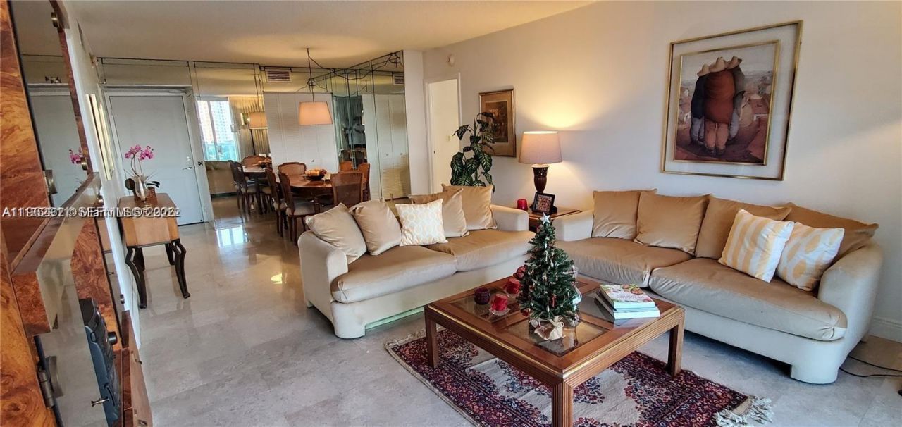 100 Bayview Dr, Unit 603, Sunny Isles Beach, FL 33160 Photo