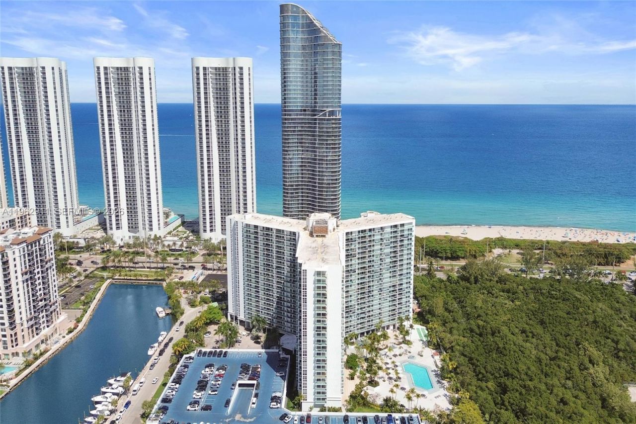100 Bayview Dr, Unit 603, Sunny Isles Beach, FL 33160 Photo