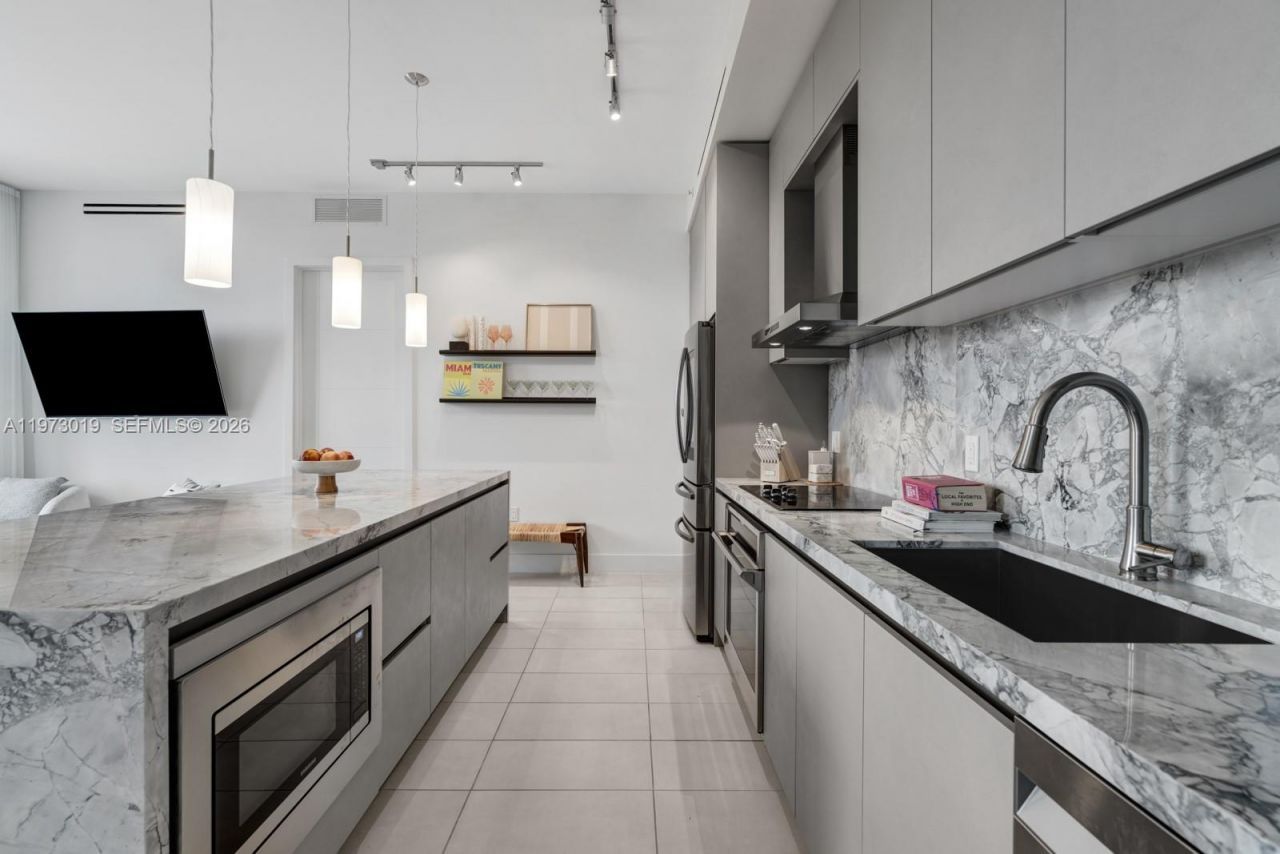 1030 15th St , Unit PH3, Miami Beach, FL 33139 Photo