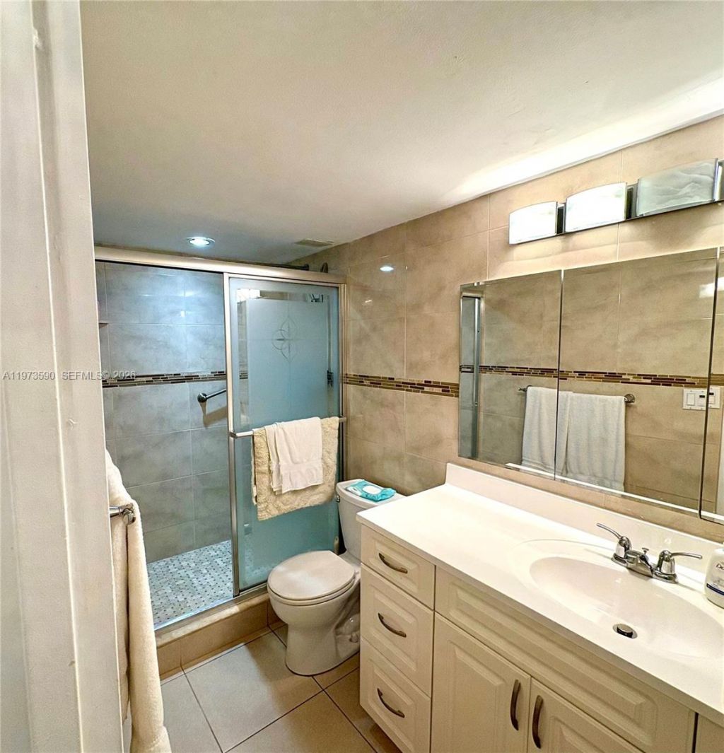 3180 S Ocean Dr, Unit 221, Hallandale Beach, FL 33009 Photo