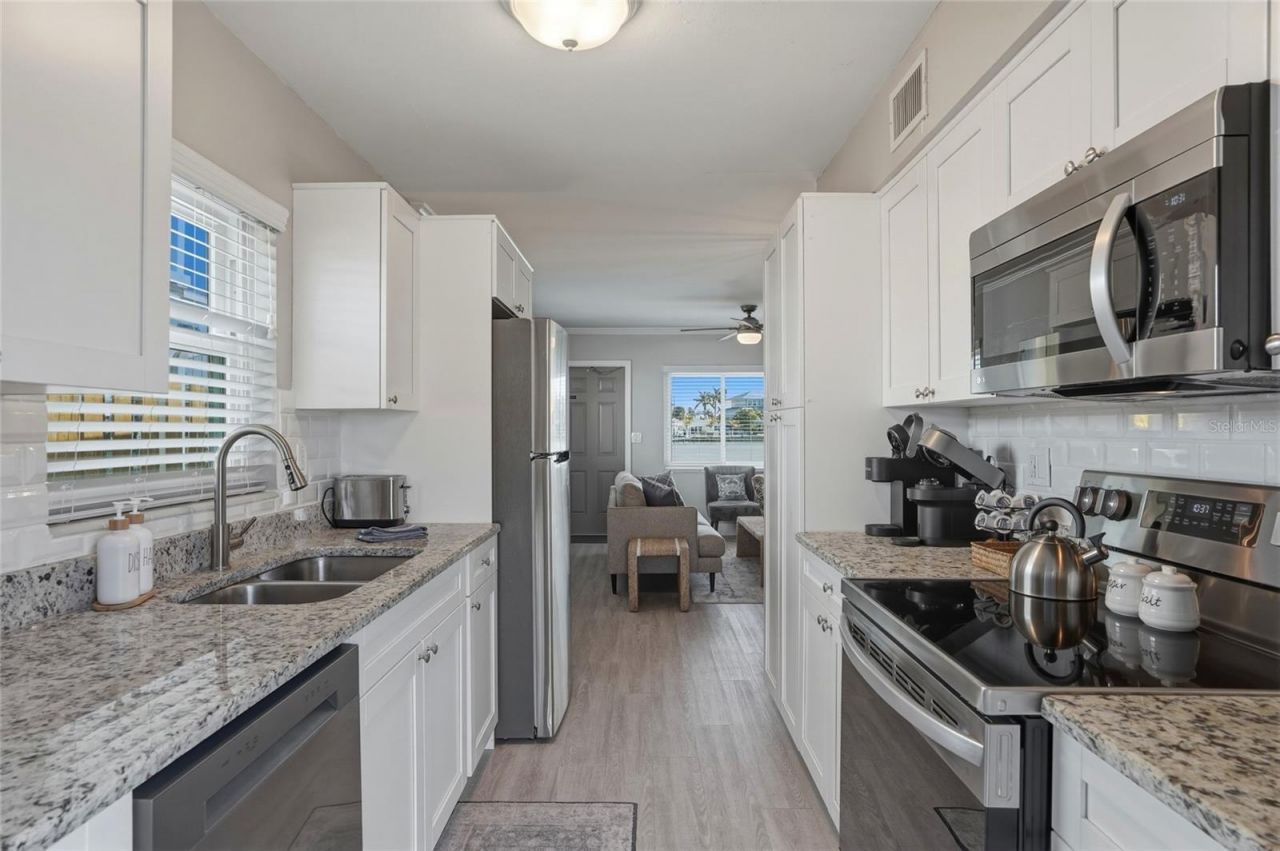 2605 Bay Boulevard , Indian Rocks Beach, FL 33785 Photo