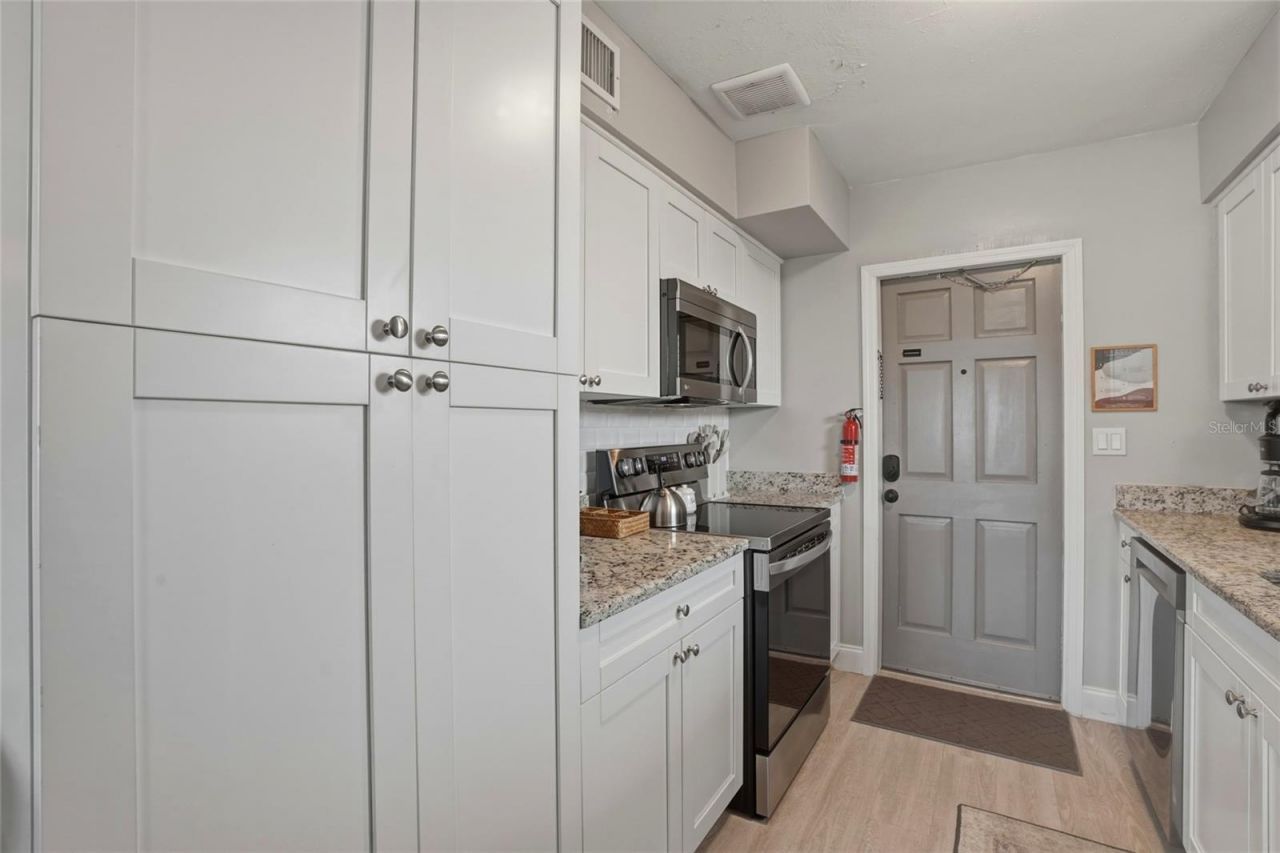 2605 Bay Boulevard , Indian Rocks Beach, FL 33785 Photo