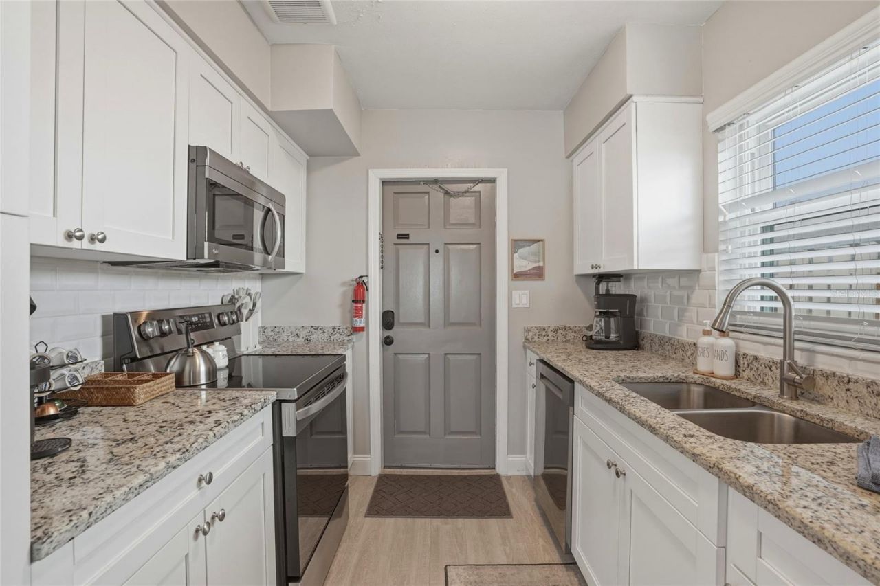 2605 Bay Boulevard , Indian Rocks Beach, FL 33785 Photo