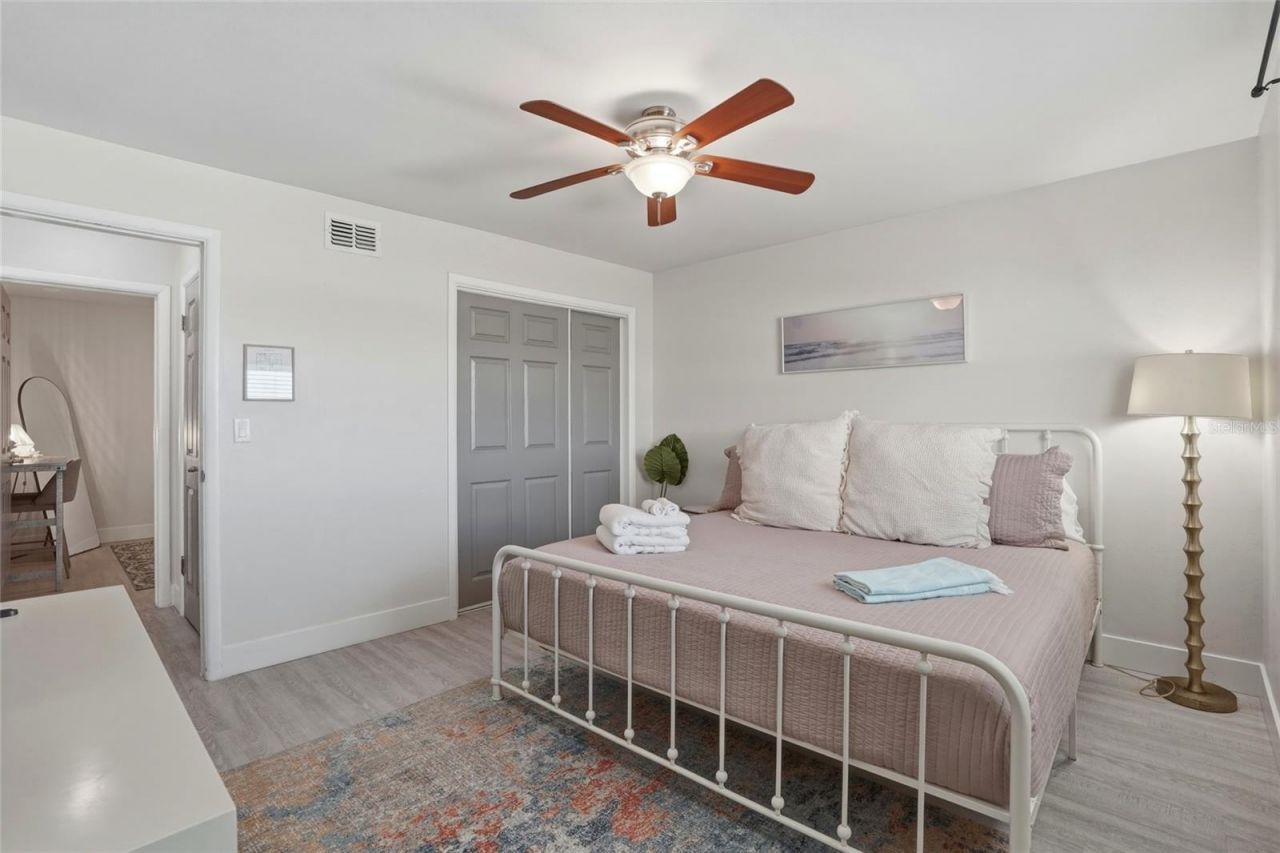 2605 Bay Boulevard , Indian Rocks Beach, FL 33785 Photo