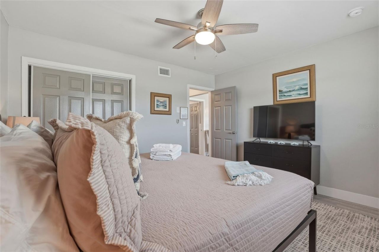 2605 Bay Boulevard , Indian Rocks Beach, FL 33785 Photo