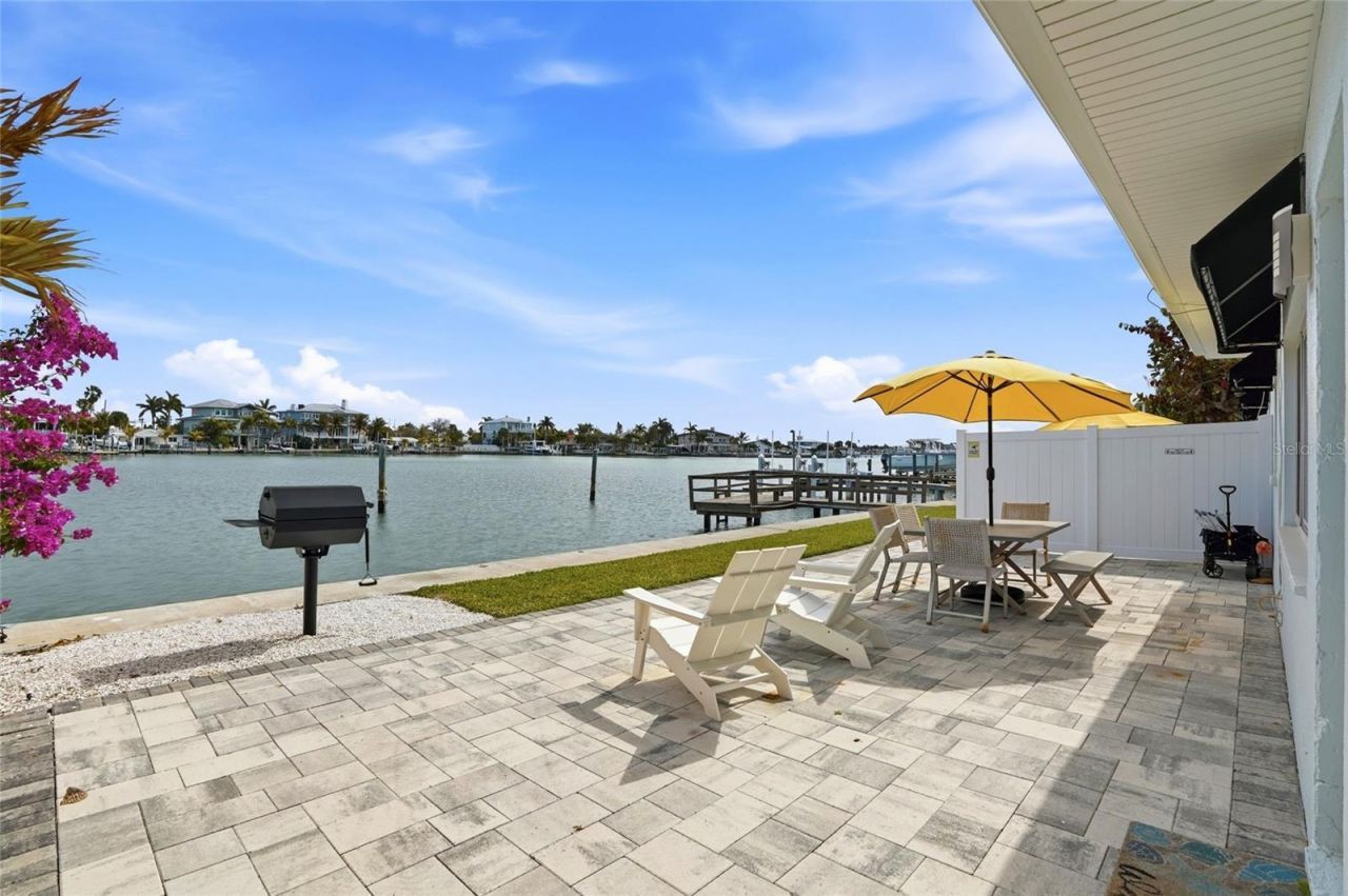 2605 Bay Boulevard , Indian Rocks Beach, FL 33785 Photo