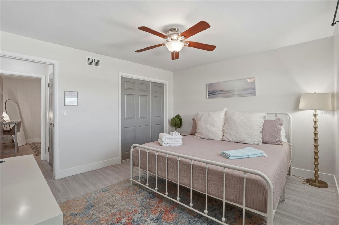 2605 Bay Boulevard , Indian Rocks Beach, FL 33785 Photo