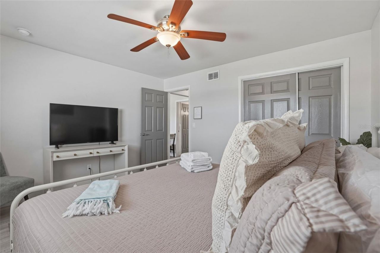 2605 Bay Boulevard , Indian Rocks Beach, FL 33785 Photo