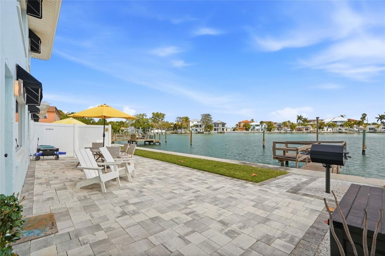 2605 Bay Boulevard , Indian Rocks Beach, FL 33785 Photo