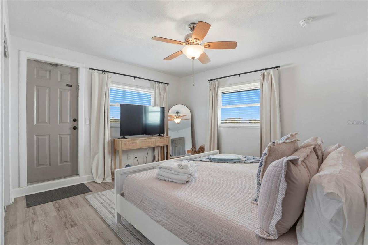 2605 Bay Boulevard , Indian Rocks Beach, FL 33785 Photo