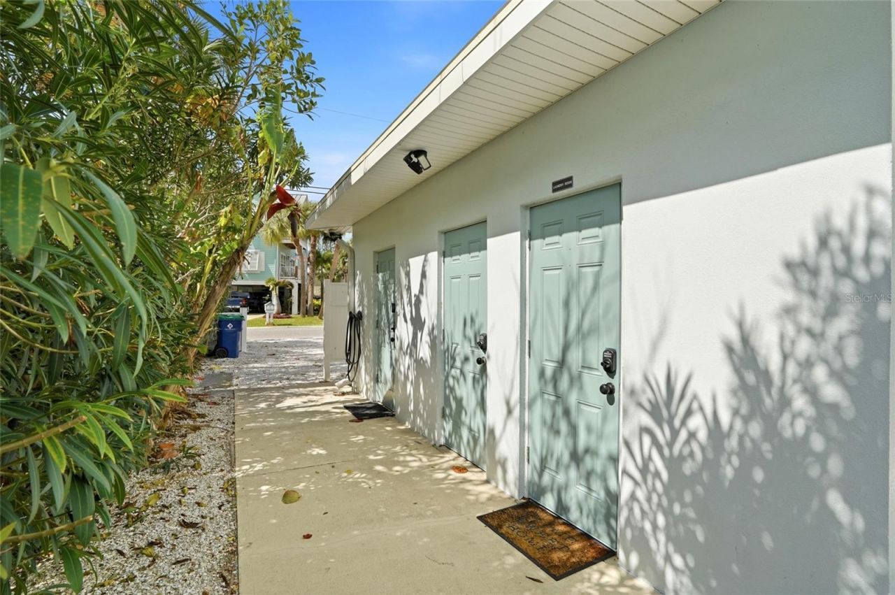 2605 Bay Boulevard , Indian Rocks Beach, FL 33785 Photo