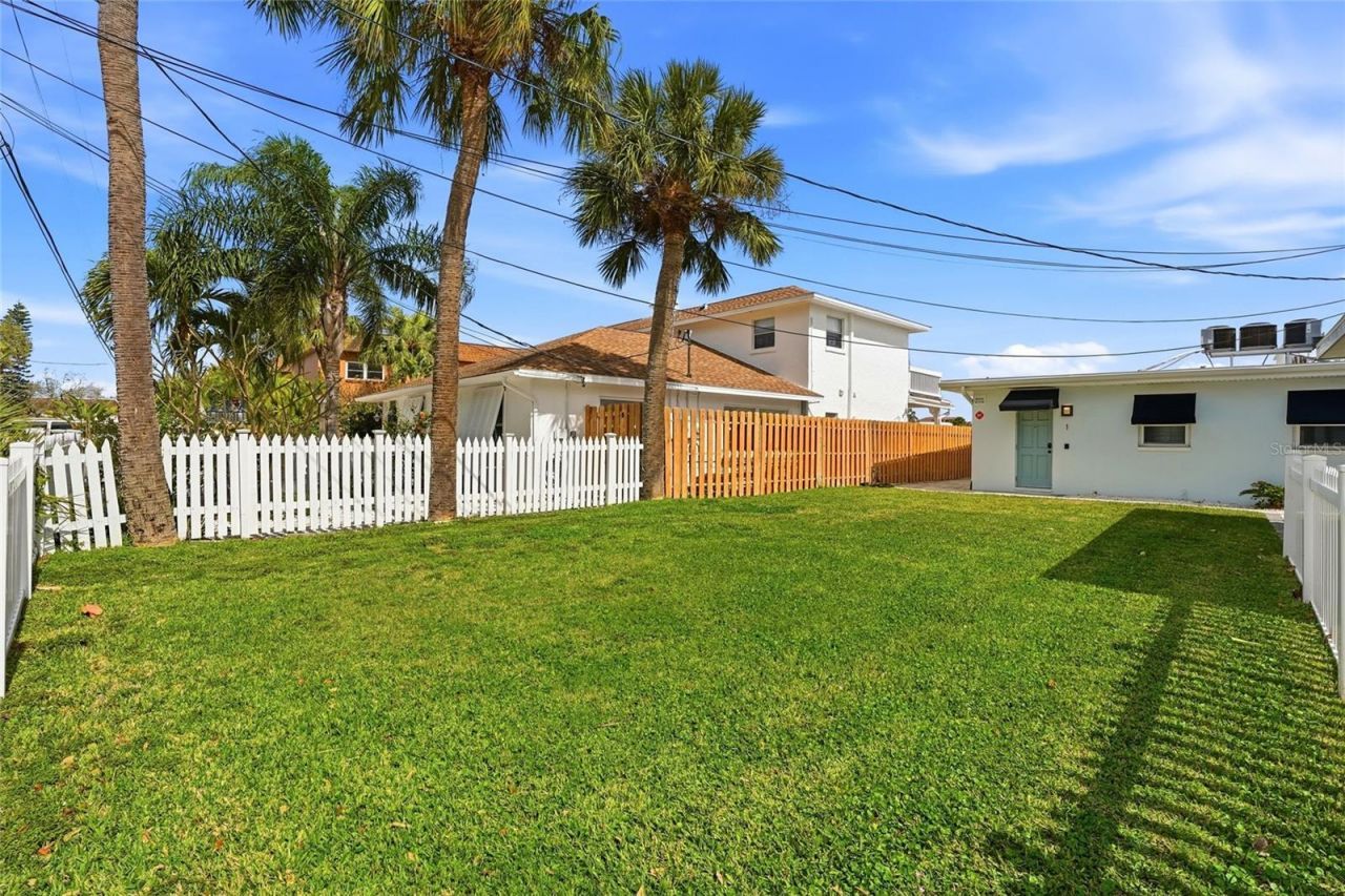 2605 Bay Boulevard , Indian Rocks Beach, FL 33785 Photo