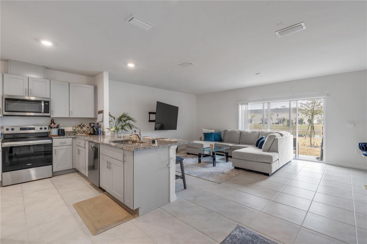 2724 Silver Canoe Drive , Edgewater, FL 32141 Photo