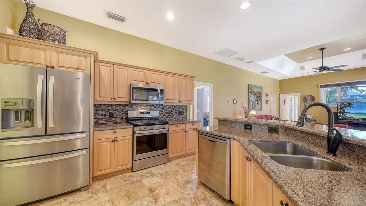 5566 Magnolia Tree Terrace, Sarasota, FL 34233 Photo