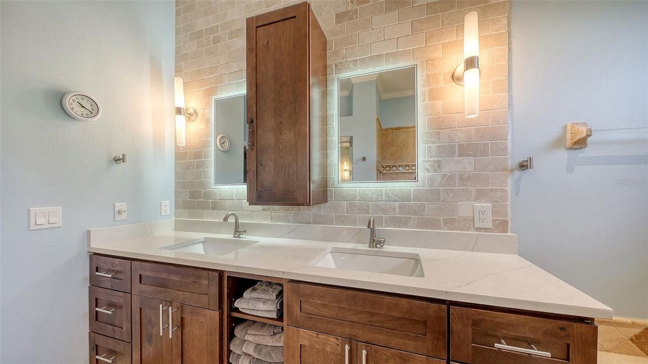 5566 Magnolia Tree Terrace, Sarasota, FL 34233 Photo