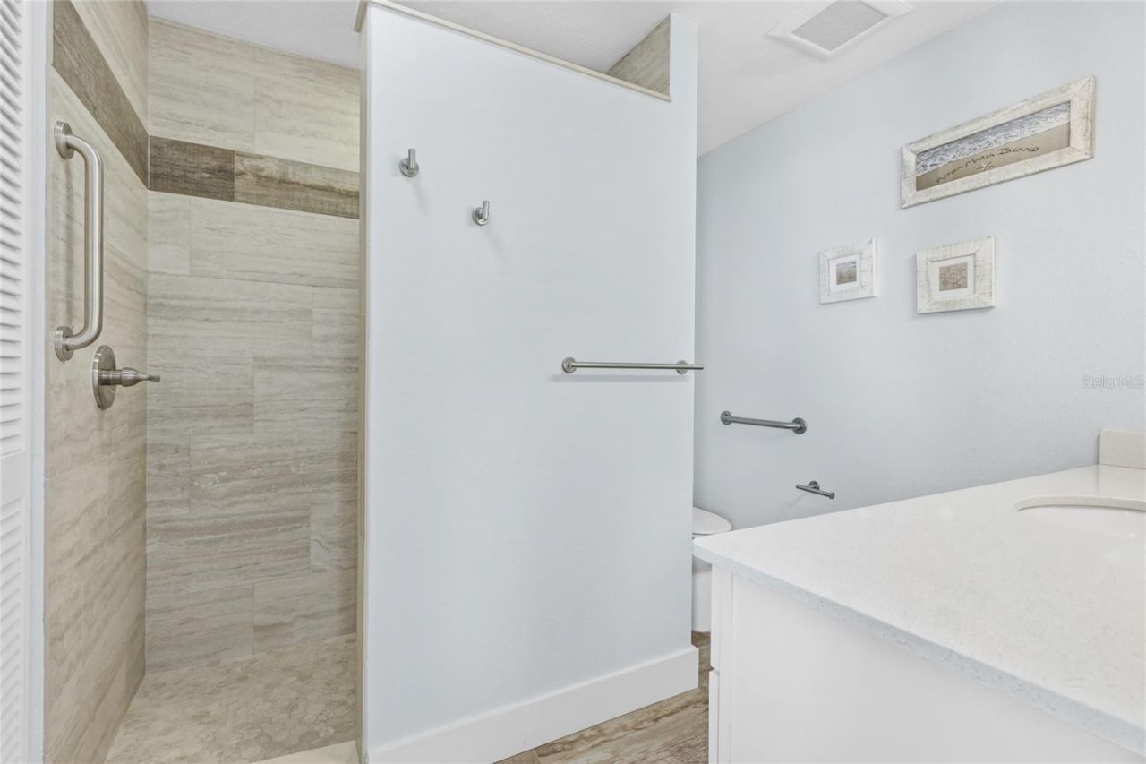 6250 Holmes Boulevard, Unit 47, Holmes Beach, FL 34217 Photo