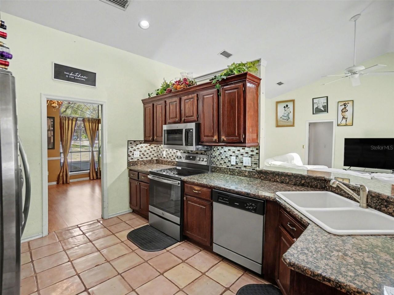 8634 Whispering Willow Court , Orlando, FL 32835 Photo