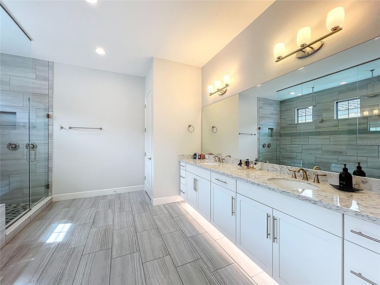 8358 Via Vittoria Way, Orlando, FL 32819 Photo