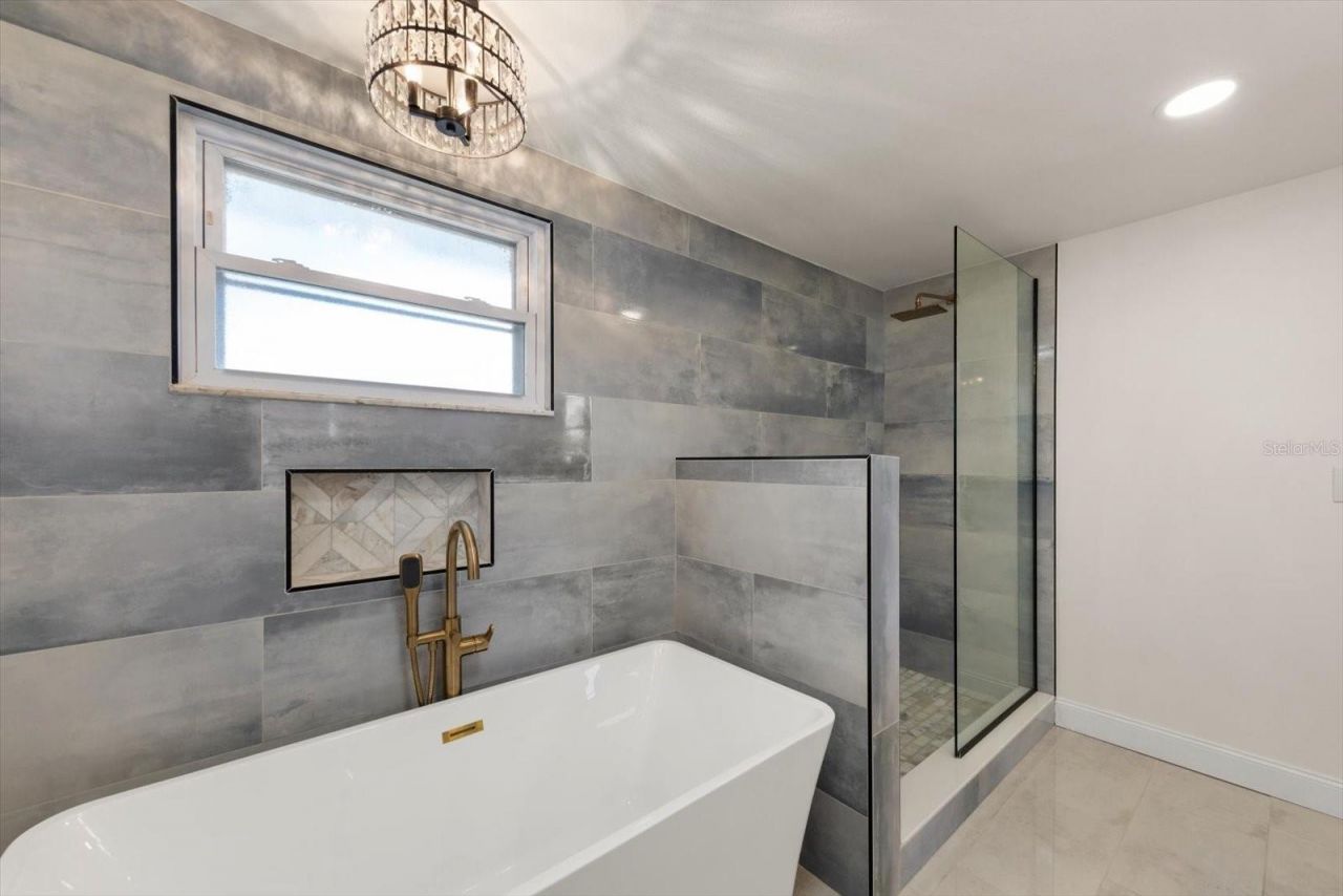 12468 Empire Drive, Seminole, FL 33772 Photo