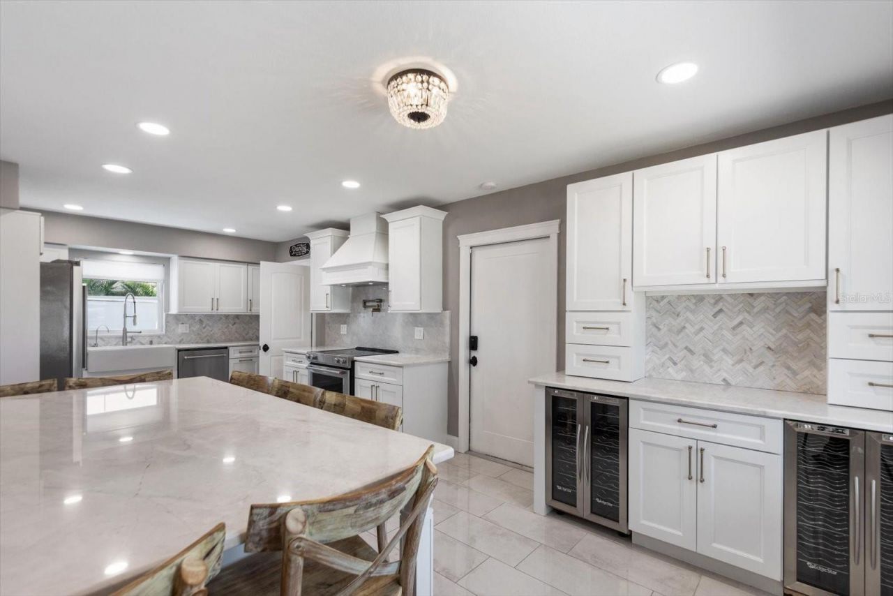 12468 Empire Drive, Seminole, FL 33772 Photo