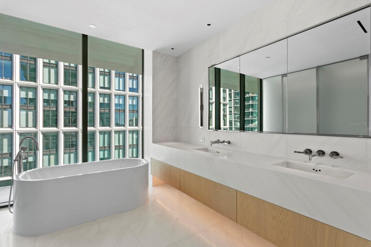 1000 Water Street, Unit 1502, Tampa, FL 33602 Photo