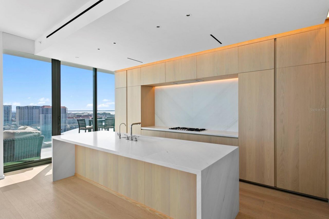 1000 Water Street, Unit 1502, Tampa, FL 33602 Photo