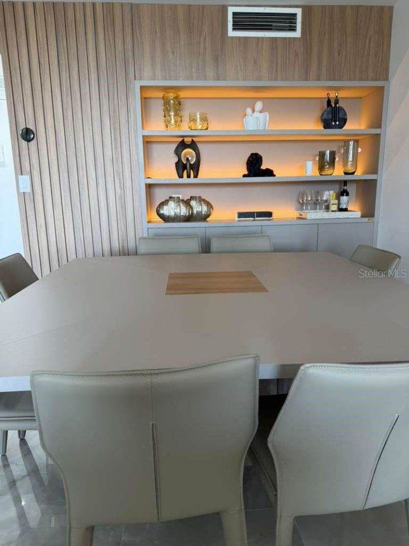 20505 E Country Club Drive , Unit 534, Miami, FL 33180 Photo