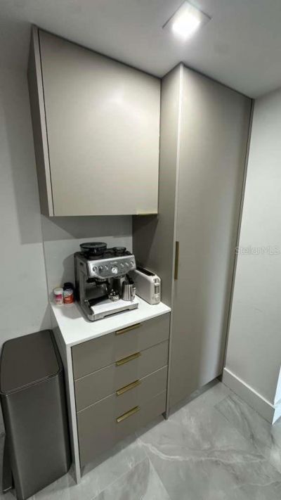 20505 E Country Club Drive , Unit 534, Miami, FL 33180 Photo